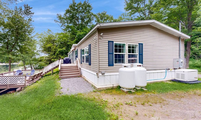 Gardiner House | Renovated waterfront home with amazing views, dock, yard games & fireplace