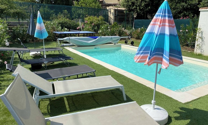 Bollene Apartment | Rent studio with swimming pool and private terrace
