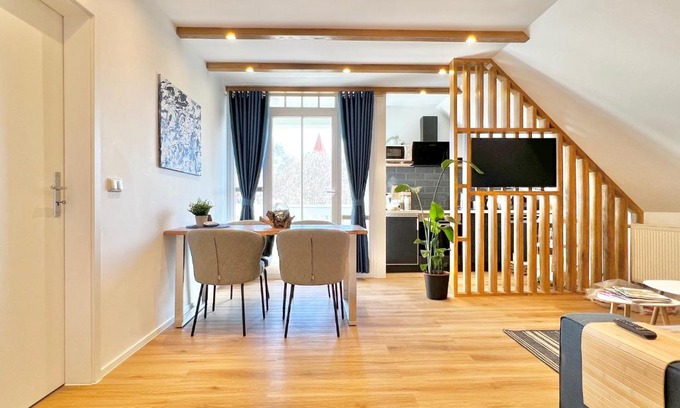 Alt Gaarz Apartment | Reriker Perle mit Sauna - direkt am Haffplatz