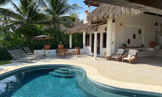 Santa Maria Colotepec Villa | Reserve your September getaway and enjoy a 10% discount on your ideal vacation.