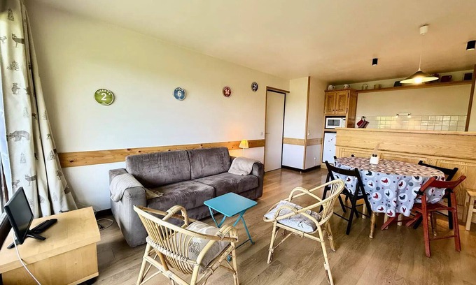 Notre-Dame-de-Bellecombe Apartment | Residence Les Mousquetaires - Ideal location at the foot of the slopes and close to shops