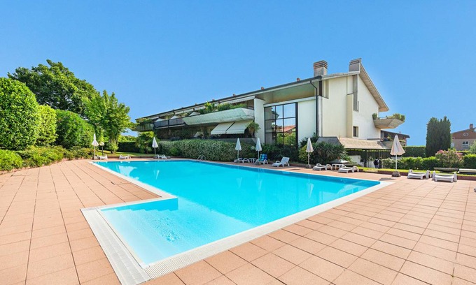 Desenzano del Garda Apartment | Residence Villa Giulia 5/03 with pool by Wonderful Italy