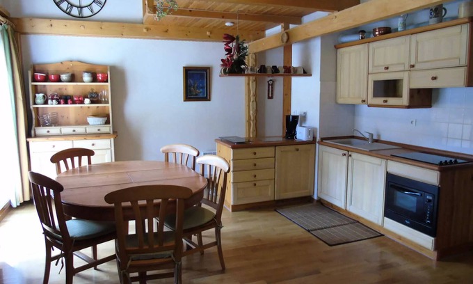 Valfrejus Apartment | Residence Cheval Blanc - 4 Rooms for 8 People