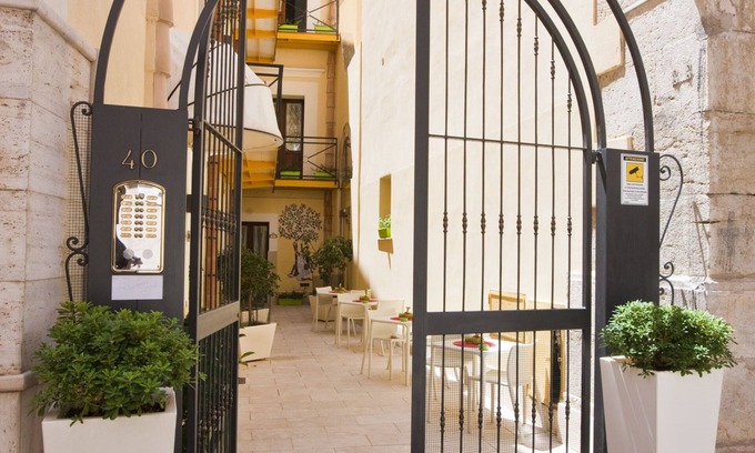 Trapani City Centre Hotel | Residence Cortile Mercè
