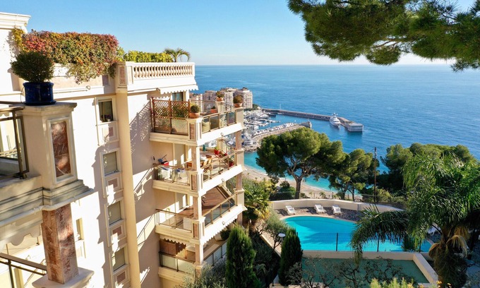 Cap d'Ail Apartment | Residence Garden Plaza in Monaco with splendid sea view pool and security