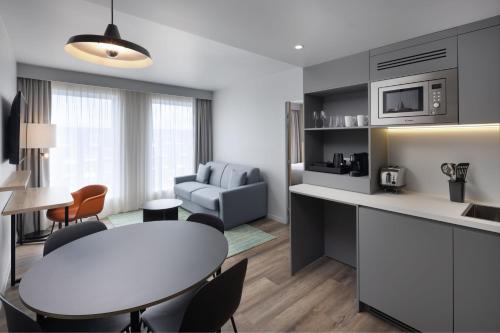 Roissy-en-France Hotel | Residence Inn by Marriott Paris Charles de Gaulle Central Airport