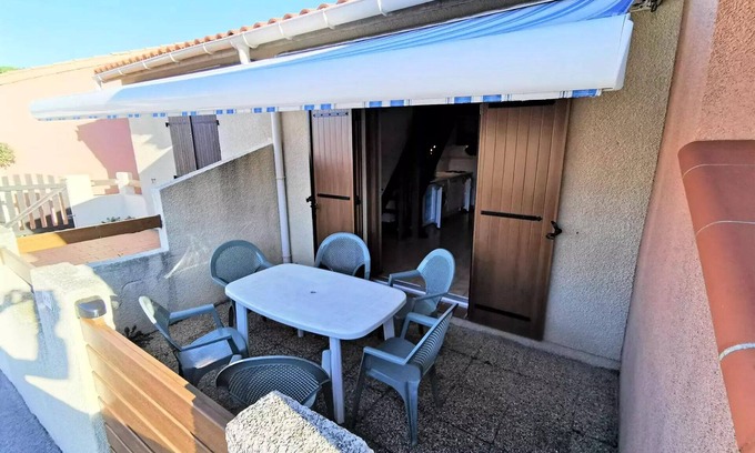 Port Leucate Villa | Residence Maisons De La Plage - Two room mezzanine villa with terrace for 7 people in Port Leucate. Ref: 1MPL 162