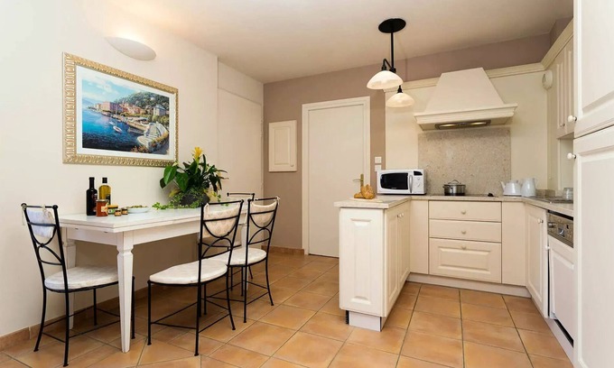 Saumane-de-Vaucluse Apartment | Residence Provence Country Club* - 4 Rooms 8 People