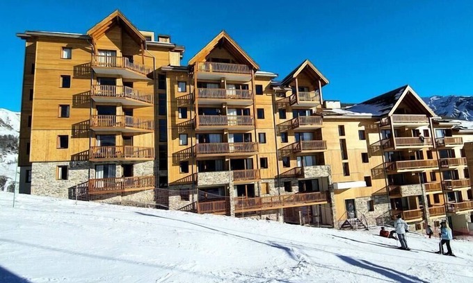 Orcieres-Merlette Apartment | Residence Rochebrune Vallon**** - Labellemontagne - 3 Rooms 8 People
