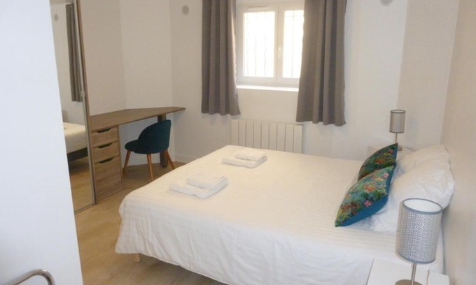 Centre Apartment | RESIDENCE ROCHEGUDE-Duplex n°4-NEAR LA DEFENSE-PARIS