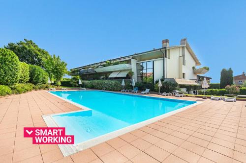 Desenzano del Garda Apartment | Residence Villa Giulia 5-03 with pool by Wonderful Italy