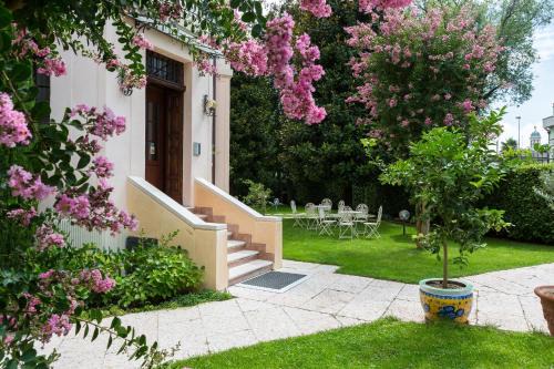Borgo Milano Apartment | Residence Villa Mainard