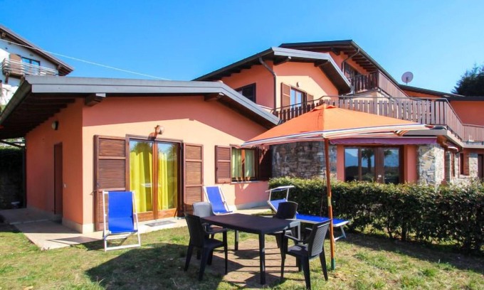 Luino House | Residenza Agrifoglio by Interhome