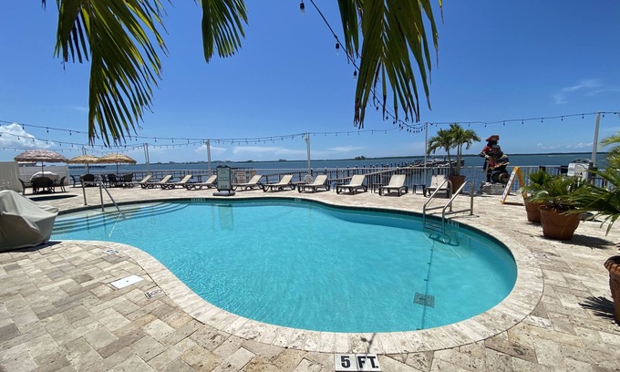 Dunedin Condo | Resort Condo Close To Beaches/Free Bikes