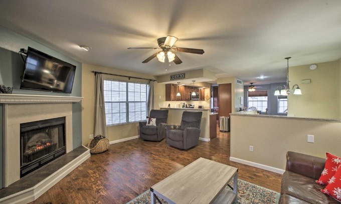 Table Rock Apartment | Resort Condo Next to Pointe Royale Golf Course!