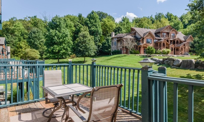 Vernon Condo | Resort | Fireplace | Free Wifi | Pool | Hot Tub | 2nd Floor | 08-23