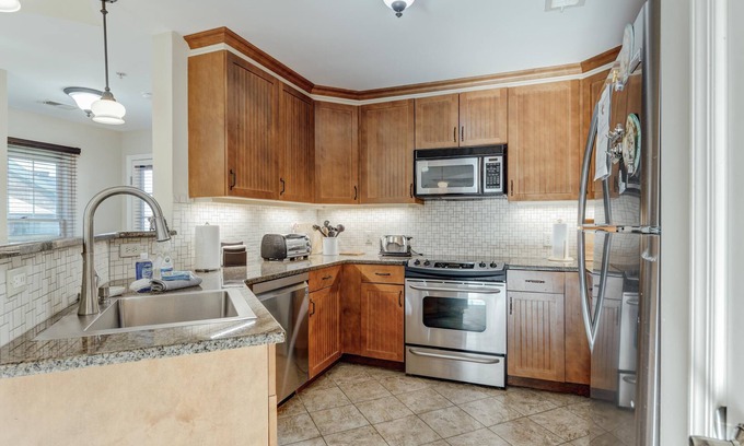 Vernon Condo | Resort | Fireplace | Free WiFi | Pool | Hot Tub | 2nd Floor | 06-23
