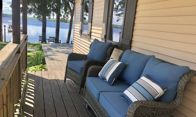 Au Train House | Resort Home on AuTrain Lake. Sand Beach, dock, boat rentals near Pictured Rocks