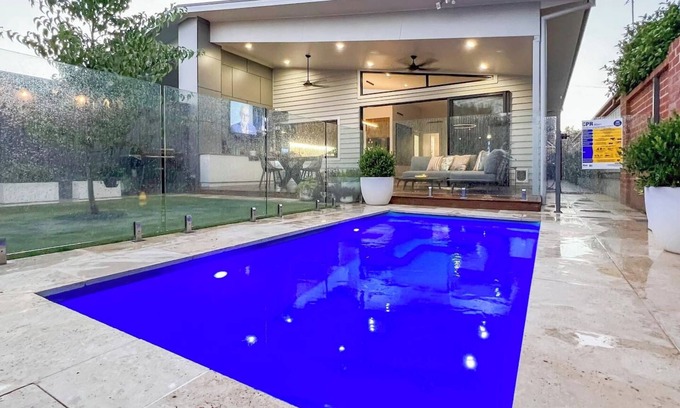 Wagga Wagga House | Resort Style Home - CBD Wagga