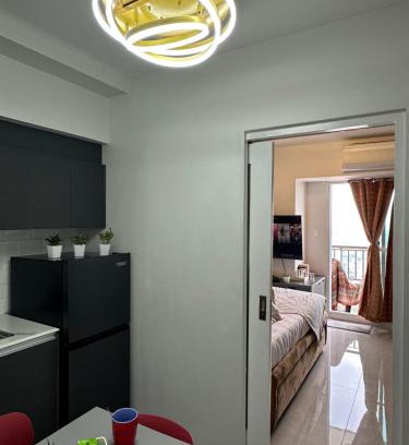 Mandaluyong Apartment | Resort-style oasis in the heart of the city