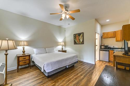 Naples Apartment | Resort-Style Studio 15 Mi to Everglades NP