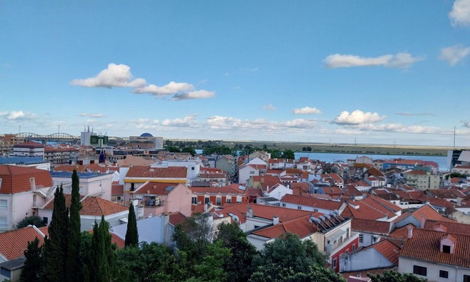 Perofilho Apartment | Rest and coziness in Vila Franca de Xira. Great access to Oriente - Lisbon.