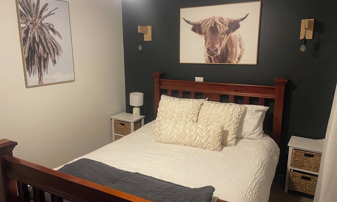 Lake Albert House | Rest, Relax and Recoup