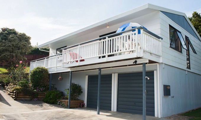 Raglan Cottage | Rest & Relax - Raglan Holiday Home