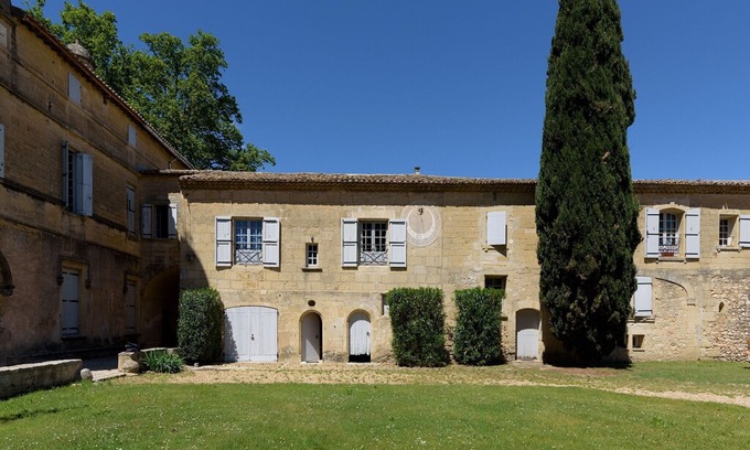 Aimargues Apartment | Restful Apartment in Aimargues with Private Swimming Pool