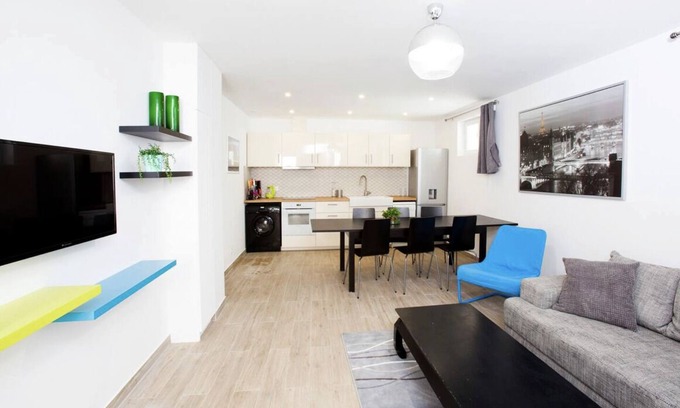 Monmousseau-Verollot Apartment | Restful House Grand Paris - 3 ch - 2 sdb - Calme - 25 Minutes de Paris