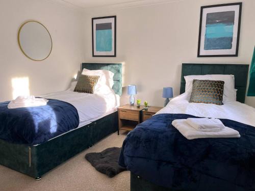 Grantham House | Restful Riverside Home