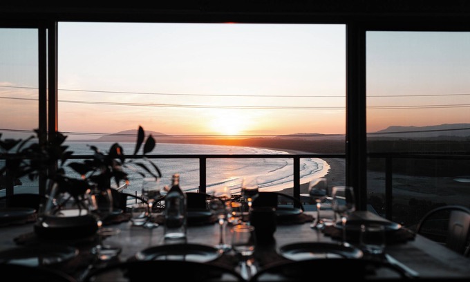 Gerroa House | Retreat by the Sea – Coastal Escape with Cozy Spa & Panoramic Ocean Sunset Views