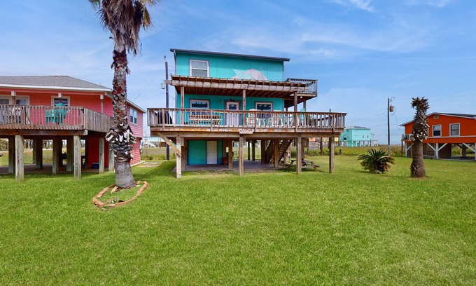 Surfside Beach House | Retreat | Gulf Views | Large Deck | Family Fun