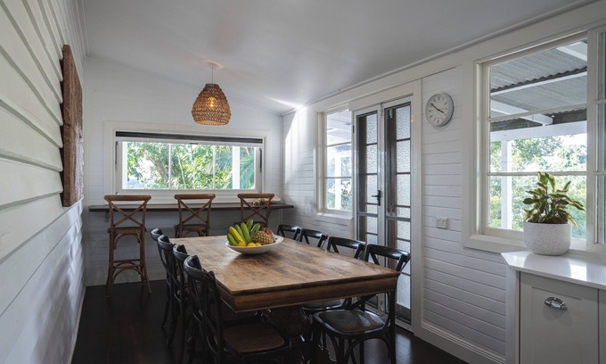 Duranbah Cottage | Retreat in a stunning cottage, minutes from beaches and Gold Coast Airport.