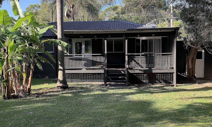 Macmasters Beach House | 'Retro Beach House' by Accom Holidays