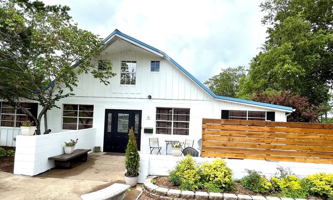 Grove House | Retro-Chic House at Grand Lake w/Hot tub Sleeps 12. Minutes from boat ramp!