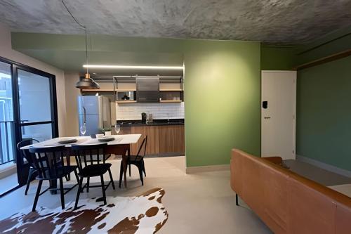 West Sector Apartment | Retro Elegance