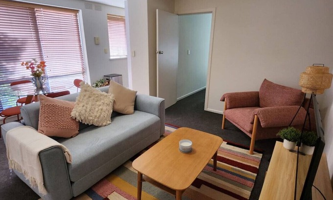 St Kilda Apartment | Retro Rose St Kilda Mansions