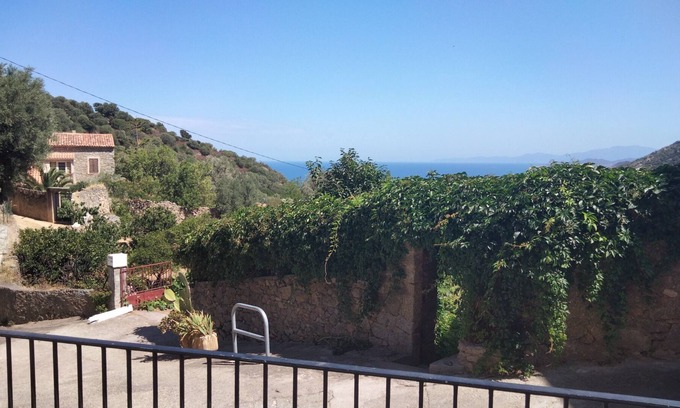 Santa-Reparata-di-Balagna Apartment | Rez de Chaussée Dans un Village Pittoresque au Coeur de la Balagne