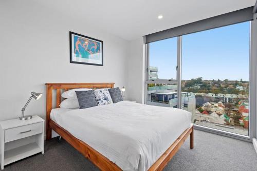 Richmond North Apartment | Richmond convenient 2-Bed with Parking, BBQ, Gym