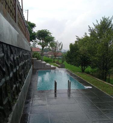 Cijeruk Villa | Riel's farm by nyaman Disini