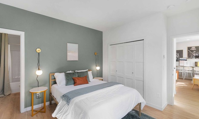 Minor House | Ringo's Sweet Suite - 84 Walkscore!