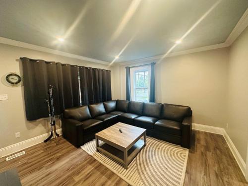 Grand Rapids House | Rink Side Retreat