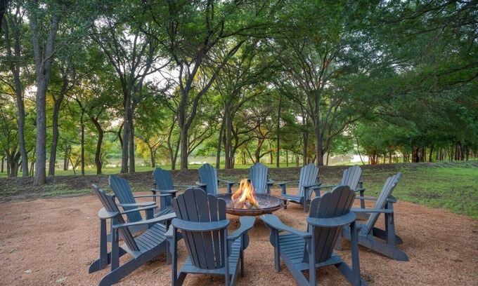 Stonewall House | Rio Ranchito, River front, Fire Pit, Views!