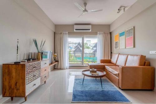 Nerul Apartment | Ripples:Pool facing/RiverView/7 mins to Coco Beach
