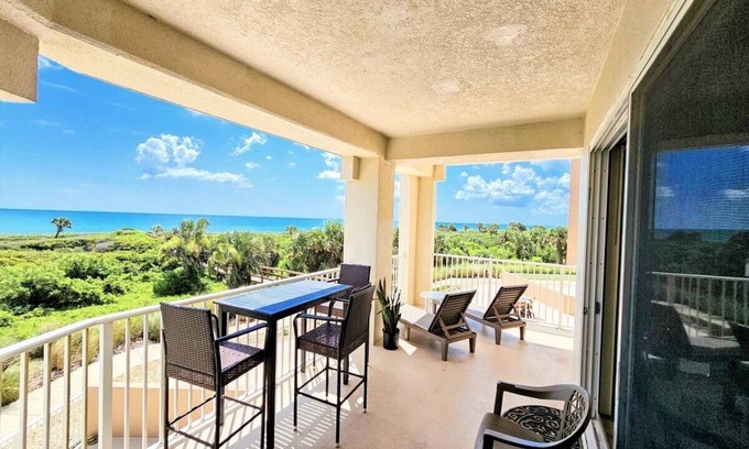 Palm Coast Condo | Rising Sun 🌅Stunning Oceanfront Ocean View Villa! 3 Beautiful Resort Pools! Beach Front!
