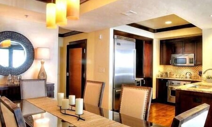 Truckee Hotel | Ritz Carlton Club Resort & Spa, Ski, Fireplace