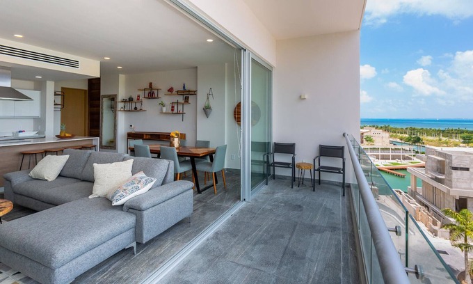 Zona Hotelera Apartment | RIVA 508 · Ocean view condo - Beach, pool & jacuzzi!