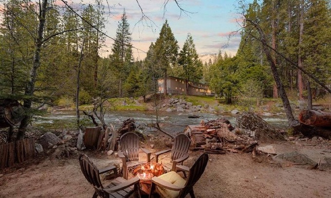 Kyburz Cabin | River Front/Private Beach Family Friendly Cabin Tahoe basin