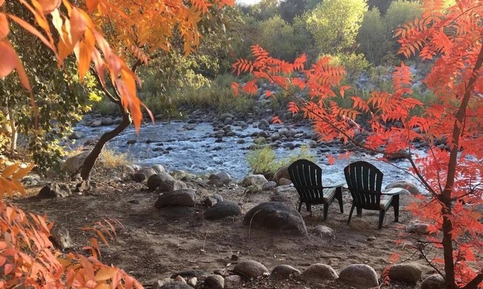 Three Rivers House | River Frontage ~ Quiet & Secluded Retreat Only Minutes to Sequoia National Park